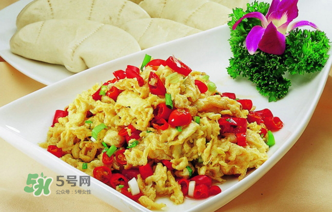 辣椒炒雞蛋的熱量是多少？辣椒能減肥嗎？