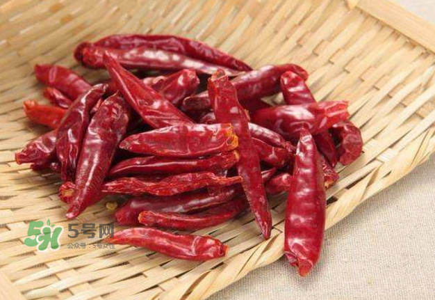 干辣椒怎么炸又香又脆？干辣椒怎么做辣椒油？