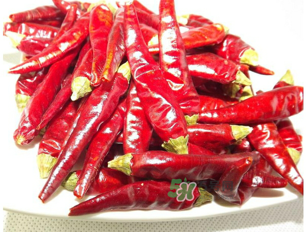 干辣椒怎么炸又香又脆？干辣椒怎么做辣椒油？