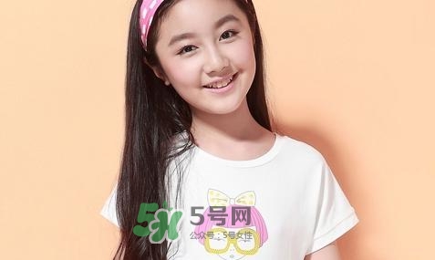 14歲女生胸部變大是正常的嗎？14歲女生的胸多大正常？