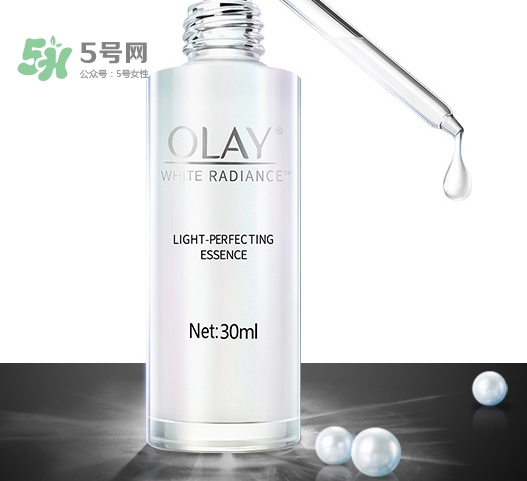 olay玉蘭油小白瓶小綠瓶哪個(gè)好？olay小白瓶小綠瓶區(qū)別