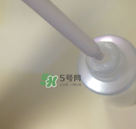 olay玉蘭油小白瓶小綠瓶哪個(gè)好？olay小白瓶小綠瓶區(qū)別