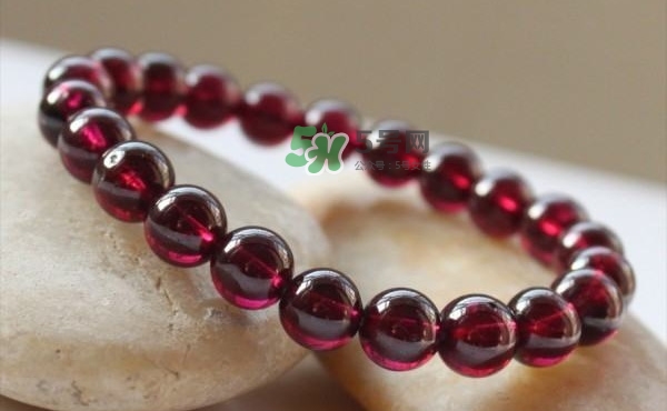 石榴石是什么做的？石榴是是怎么形成的？