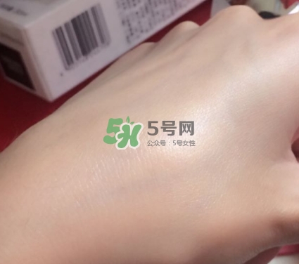 olay小白瓶會長毛嗎？olay小白瓶長黑毛是怎么回事？