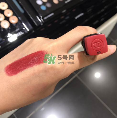 香奈兒63號口紅試色 香奈兒絲絨63試色圖片 香奈兒63號口紅試色 香奈兒絲絨63試色圖片