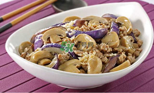 蘑菇不能和茄子一起吃嗎？蘑菇不能和什么一起吃？