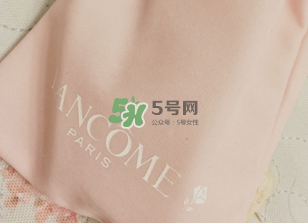 蘭蔻小黑瓶和sk2小燈泡哪個(gè)好？蘭蔻小黑瓶和小燈泡怎么用