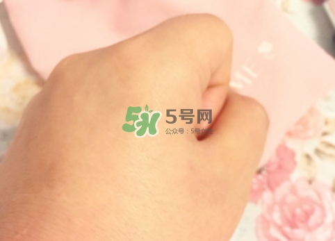 蘭蔻小黑瓶和sk2小燈泡哪個(gè)好？蘭蔻小黑瓶和小燈泡怎么用