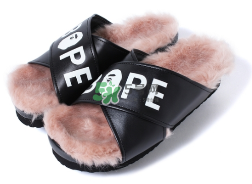 bape毛絨拖鞋多少錢？bape毛絨拖鞋價格