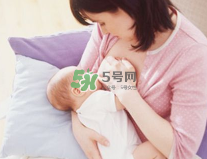 母乳喂養(yǎng)會(huì)乳糖不耐受嗎？母乳喂養(yǎng)會(huì)過(guò)度喂養(yǎng)嗎？