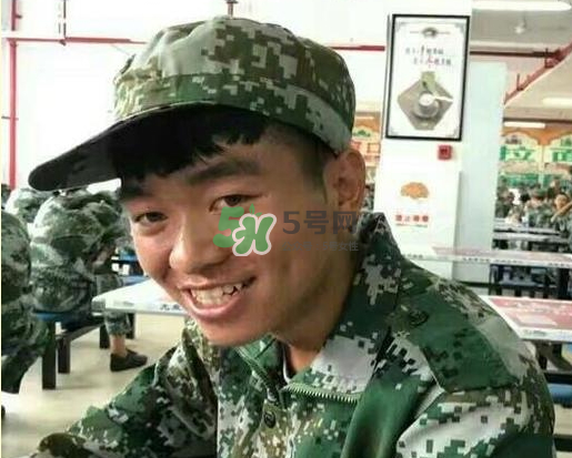 神似王寶強大一新生是誰？神似王寶強大一新生叫什么名字？