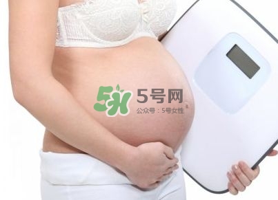 臍帶繞頸是什么原因造成的？臍帶繞頸是多休息還是多運動？