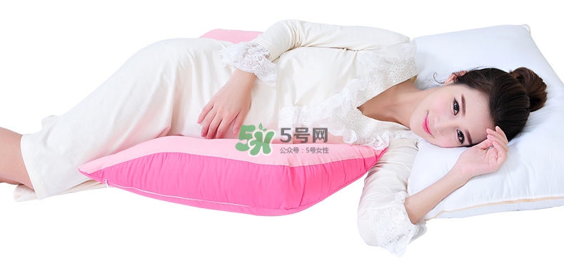 孕婦左側(cè)臥怎么睡舒服？孕婦左側(cè)臥位