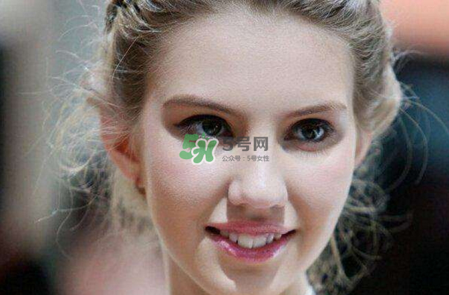 眼霜會(huì)導(dǎo)致脂肪粒嗎？怎么選擇適合自己的眼霜？