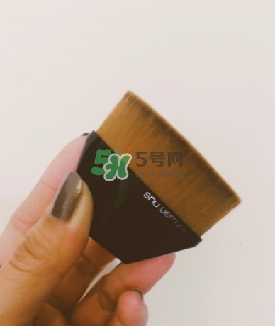 植村秀55魔術(shù)無痕刷怎么用？植村秀55號粉底刷怎么清洗
