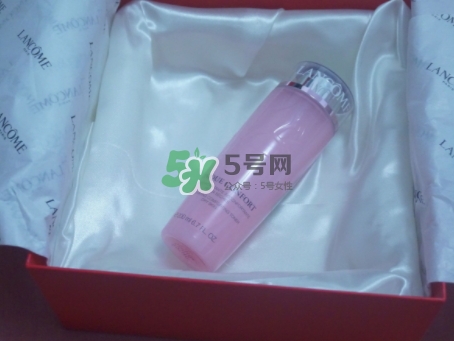 蘭蔻粉水和神仙水哪個好？粉水和神仙水可以一起用嗎？