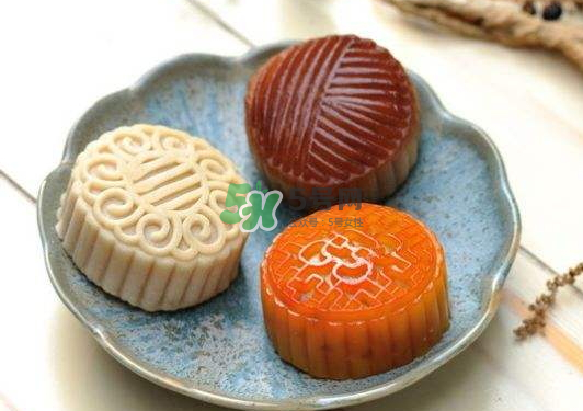 月餅烤裂了什么原因？月餅烤的時候為什么會變形？