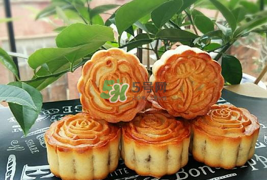 五仁月餅里的紅綠絲是什么？五仁月餅里面有什么？
