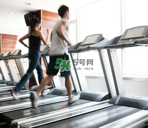 動(dòng)感單車和跑步機(jī)哪個(gè)減肥效果好？動(dòng)感單車和跑步機(jī)哪個(gè)瘦腿快？