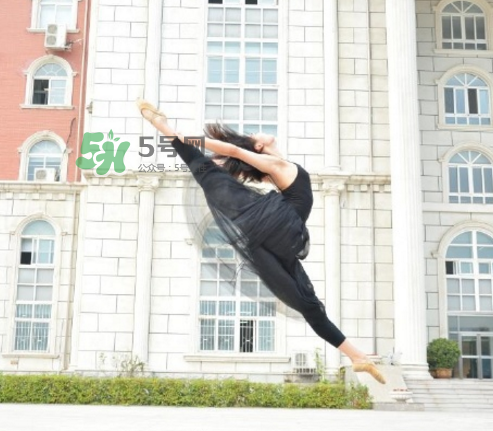 拉筋多久才能下一字馬？一字馬要練多久？