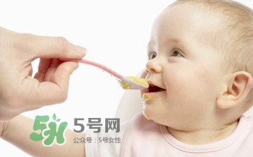 一歲后的寶寶如何喂養(yǎng)？寶寶喝牛奶好嗎？