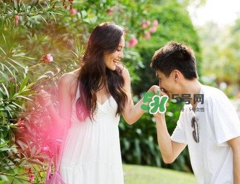 老公出軌一定要離婚嗎？如何挽救婚姻危機？