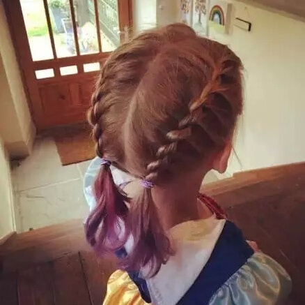 不要再為女兒扎羊角辮了 女孩好看的發(fā)型怎么扎？