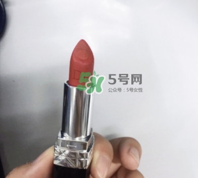 迪奧夾心999多少錢？迪奧夾心999口紅專柜價(jià)格