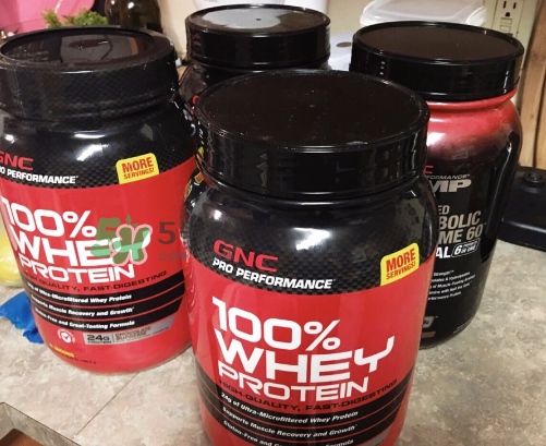 蛋白粉健身前喝還是后喝？蛋白粉健身中可以喝嗎？