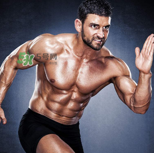 蛋白粉健身前喝還是后喝？蛋白粉健身中可以喝嗎？