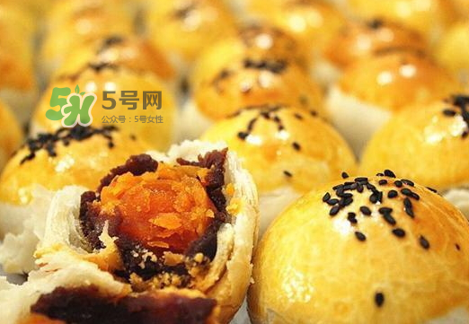 蛋黃酥為什么會(huì)爆開(kāi)？蛋黃酥爆餡是什么原因？