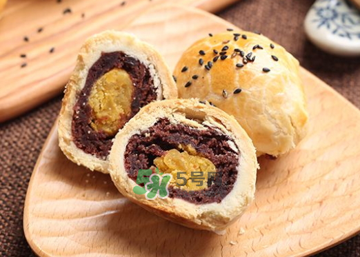 蛋黃酥為什么會(huì)爆開(kāi)？蛋黃酥爆餡是什么原因？