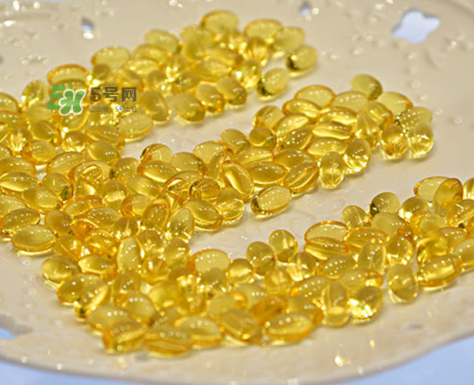 魚肝油可以和鈣一起吃嗎？魚肝油可以和奶粉一起吃嗎？