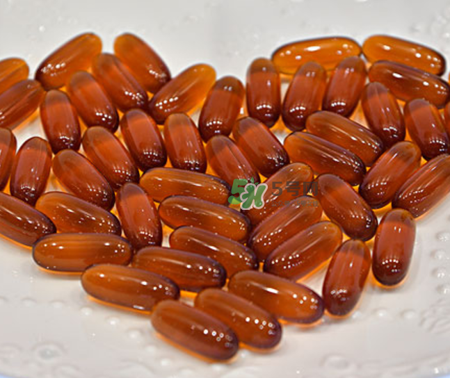 魚肝油可以和鈣一起吃嗎？魚肝油可以和奶粉一起吃嗎？