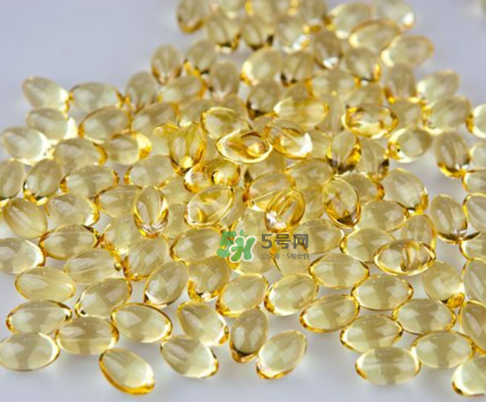 魚肝油可以和鈣一起吃嗎？魚肝油可以和奶粉一起吃嗎？