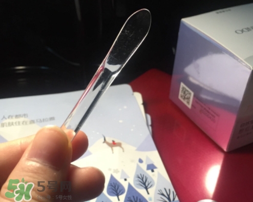 自然堂粉紅素顏霜怎么用？自然堂粉紅素顏霜使用心得