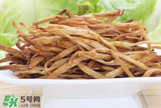 為什么說黃花菜都涼了？黃花菜為什么要抽芯