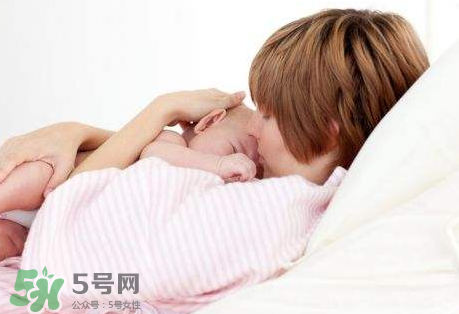 哺乳期來例假奶水會變少嗎？哺乳期來月經(jīng)奶水減少怎么辦？