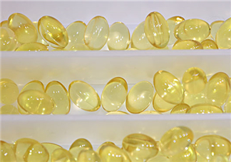 魚肝油可以和鈣一起吃嗎？魚肝油可以和奶粉一起吃嗎？