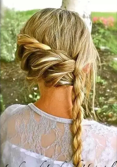 不要再為女兒扎羊角辮了 女孩好看的發(fā)型怎么扎？