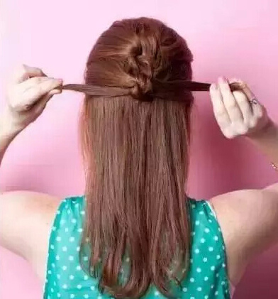 不要再為女兒扎羊角辮了 女孩好看的發(fā)型怎么扎？