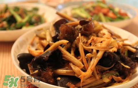 黃花菜為什么苦？黃花菜為什么要曬干