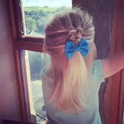 不要再為女兒扎羊角辮了 女孩好看的發(fā)型怎么扎？