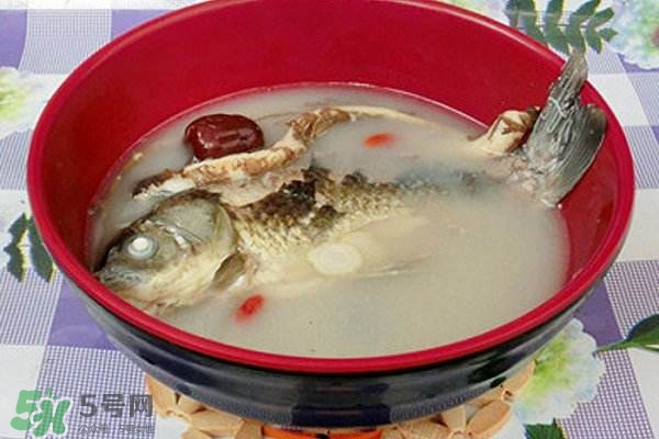 產(chǎn)婦鯽魚湯什么時(shí)候喝？產(chǎn)婦鯽魚湯放調(diào)料嗎？