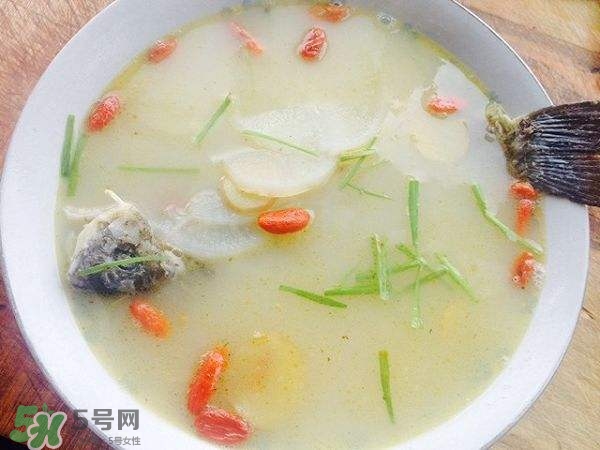 鯽魚湯怎么去腥味？鯽魚湯熬多長(zhǎng)時(shí)間最好？