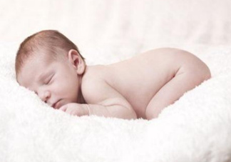 寶寶驚跳是什么癥狀？寶寶驚跳反應(yīng)怎么安撫？