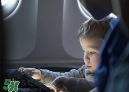 兩個(gè)月的寶寶可以坐飛機(jī)嗎？?jī)蓚€(gè)月的寶寶坐飛機(jī)要買票嗎？