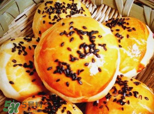 蛋黃酥用什么面粉？蛋黃酥能用低筋面粉嗎？