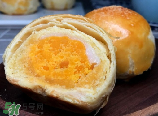 蛋黃酥可以用黃油嗎？蛋黃酥用豬油還是黃油？