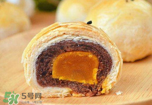 蛋黃酥可以用黃油嗎？蛋黃酥用豬油還是黃油？